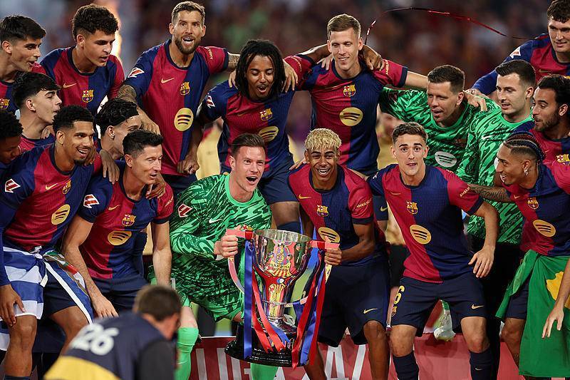 中超球队阵容分析：武汉三镇阵容变化,（中超阵容盘点：武汉三镇人员调整解析）