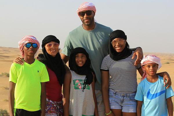 麦迪逊被担架抬出球场，弗兰克：看起来是重伤，这很残酷