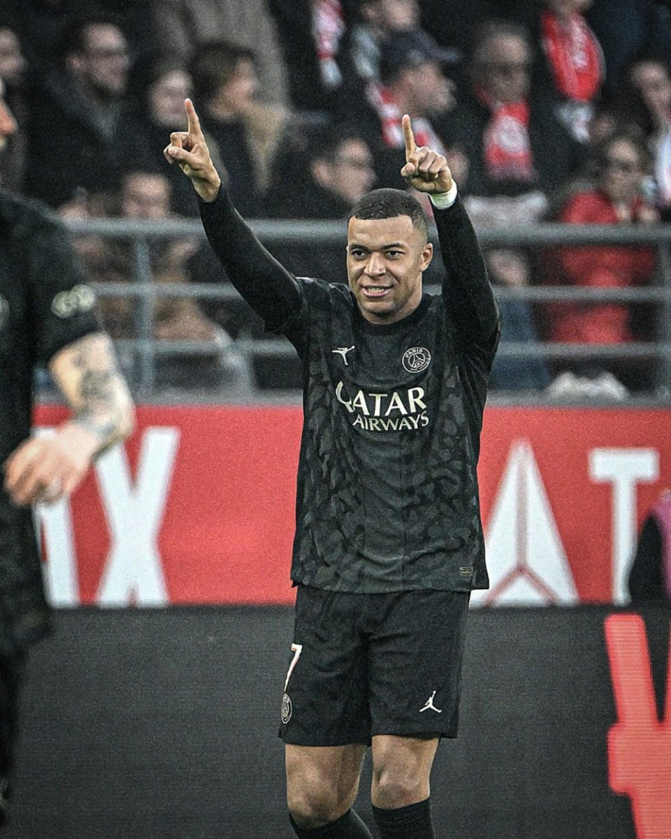 李霄鹏：近两场比赛运气站在我们这边，最重要的还是态度严肃