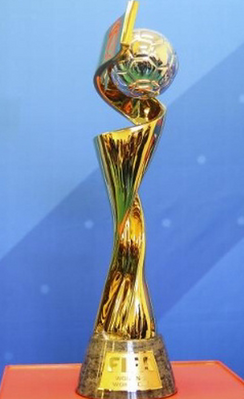 英超保级关键战解析：埃弗顿主场固防求胜，诺丁汉森林残阵反击续命（英超保级生死战前瞻：埃弗顿主场稳守争胜，诺丁汉森林残阵背水一搏）