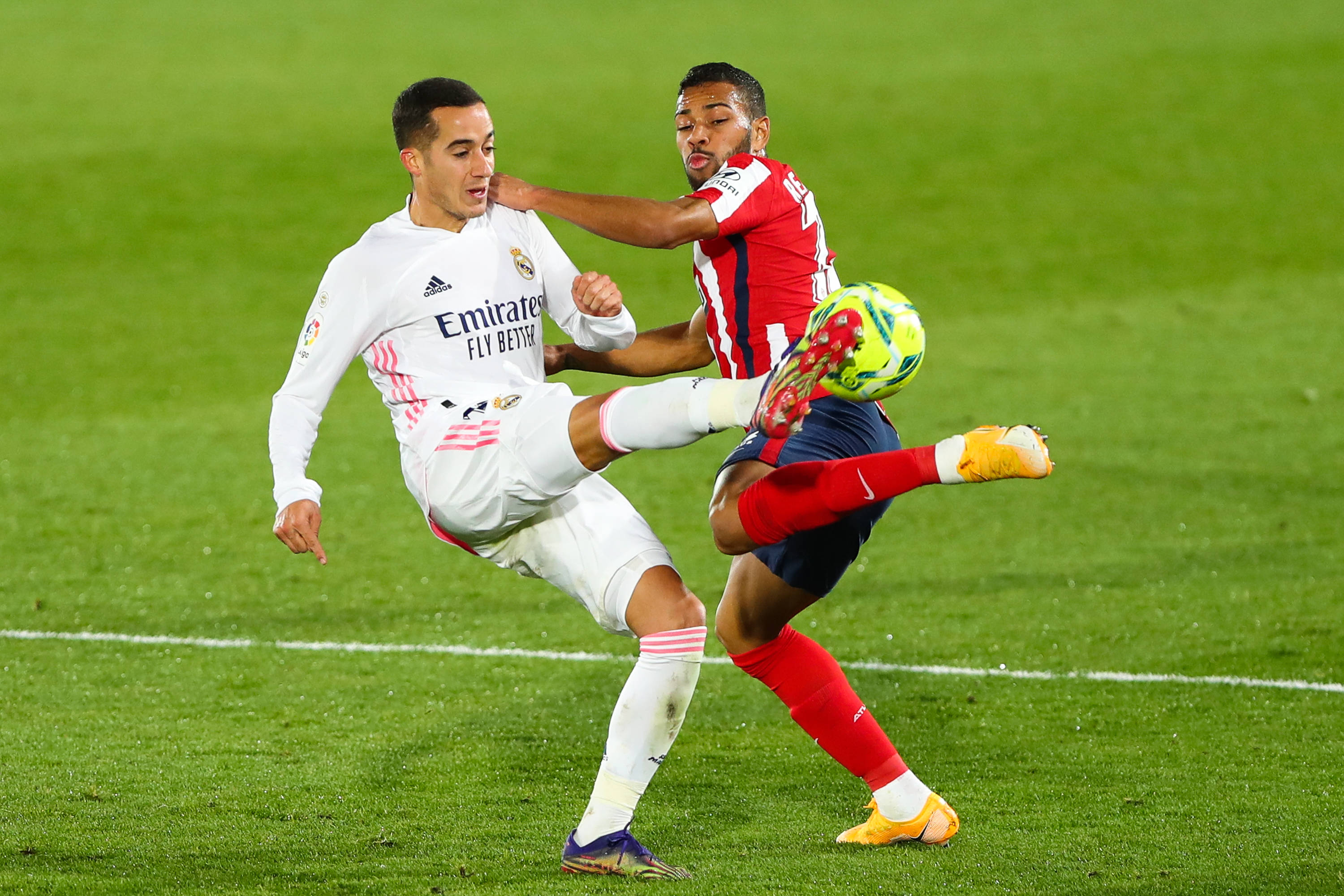 世体：若克里斯滕森伤超四个月，巴萨可利用伤病特例签约新援（西媒：克里斯滕森若伤停超过4个月，巴萨可动用伤病特例引援）