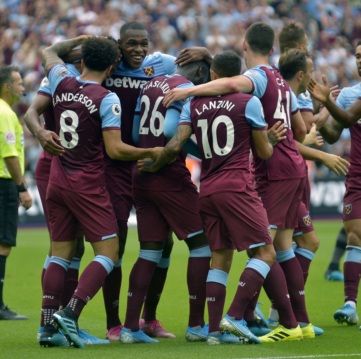 摩洛哥vs科摩罗首发：马兹拉维、布拉欣出战，阿什拉夫替补（摩洛哥对科摩罗首发出炉：马兹拉维、布拉欣先发，阿什拉夫替补待命）